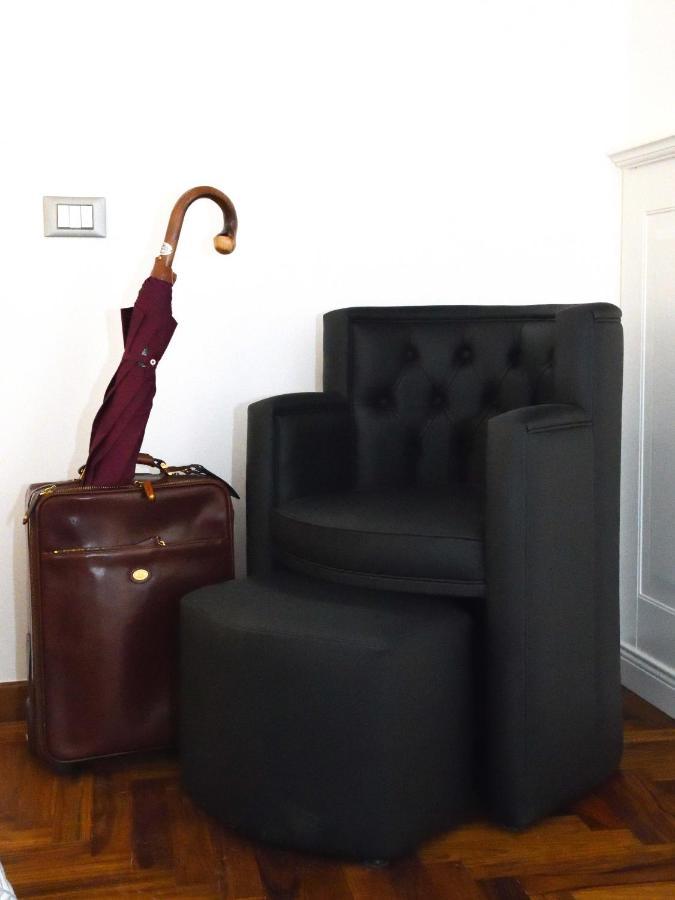 Отель Regal House Roma Capucci 6 Экстерьер фото
