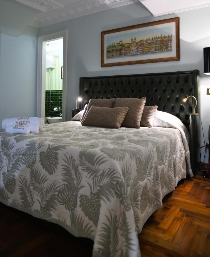 Отель Regal House Roma Capucci 6 Экстерьер фото