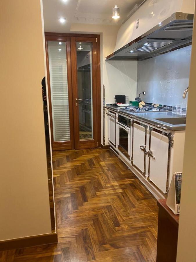 Отель Regal House Roma Capucci 6 Экстерьер фото