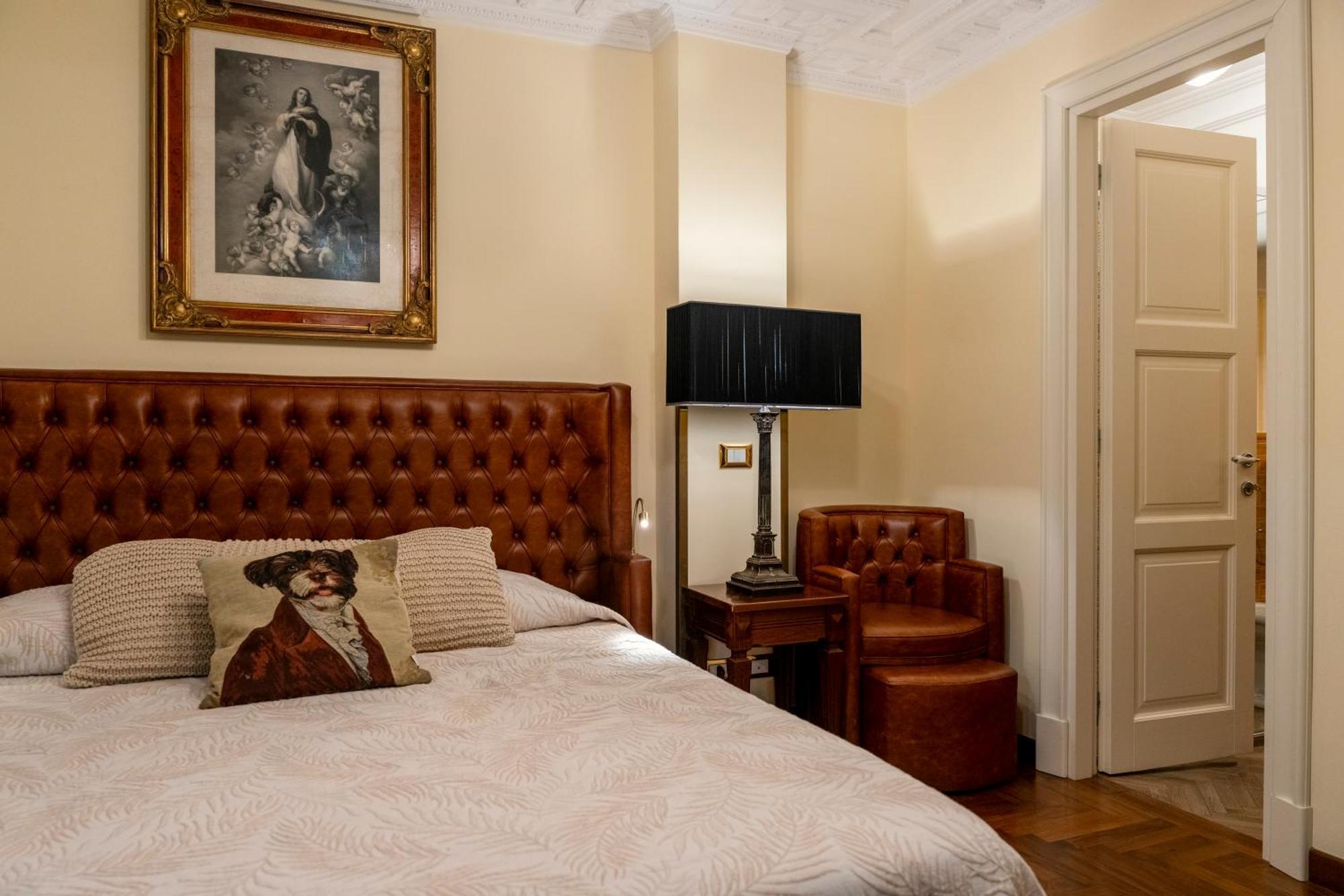 Отель Regal House Roma Capucci 6 Экстерьер фото
